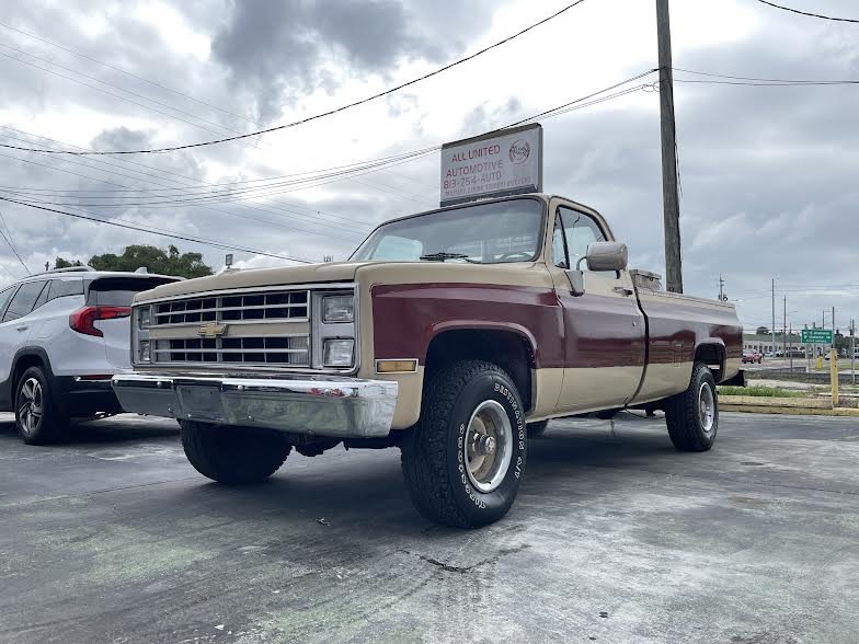 1987 Chevrolet R/V10 Custom Deluxe