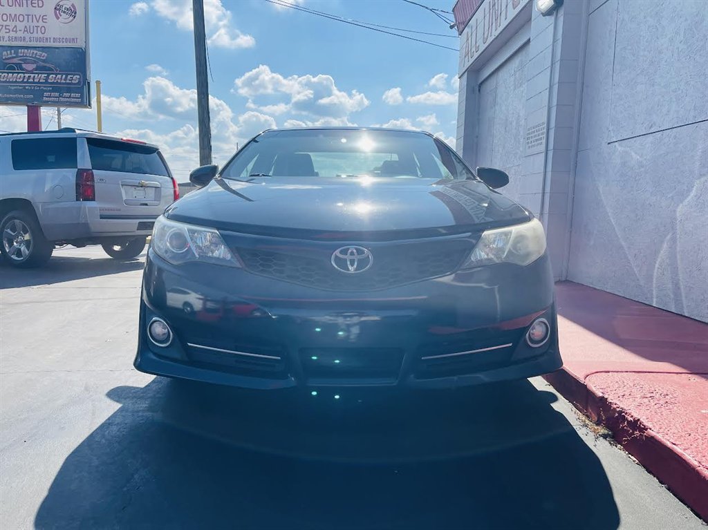 2014 Toyota Camry SE