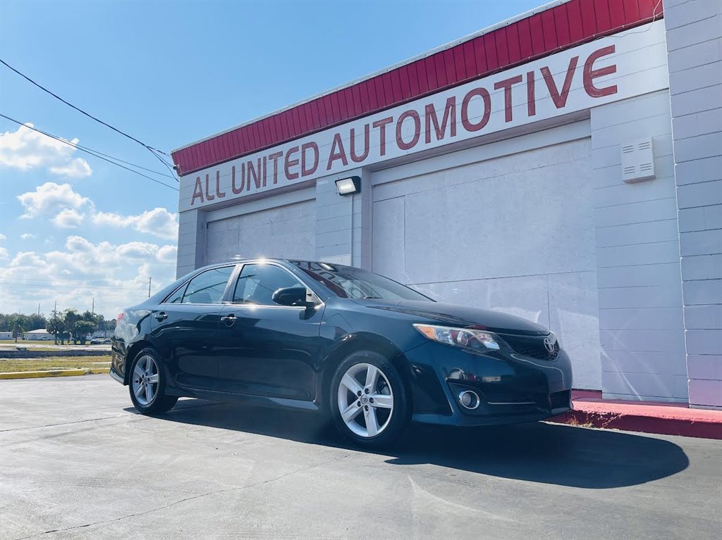 2014 Toyota Camry SE