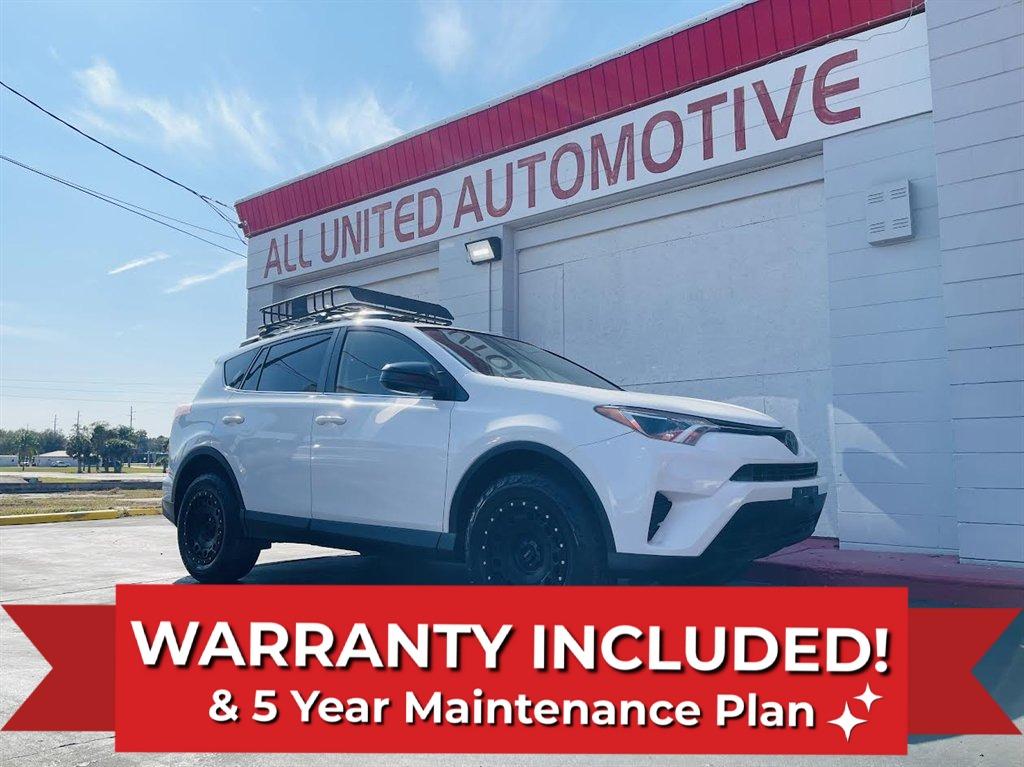 2017 Toyota RAV4 LE's photo