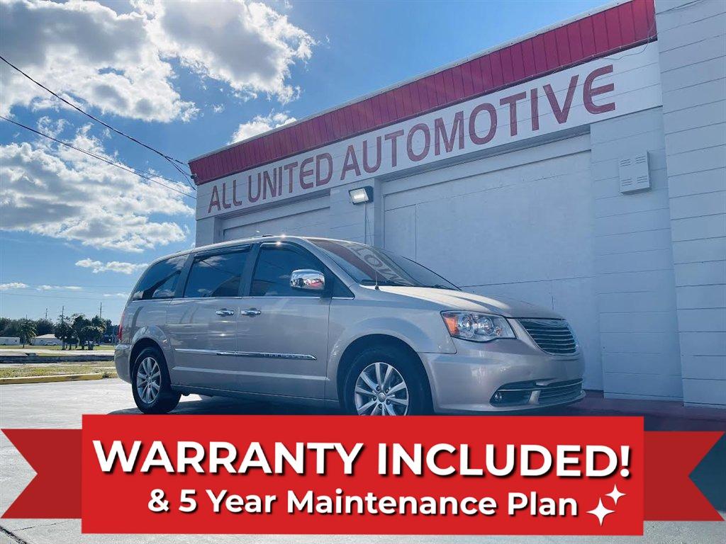 2015 Chrysler Town & Country Limited Platinum's photo