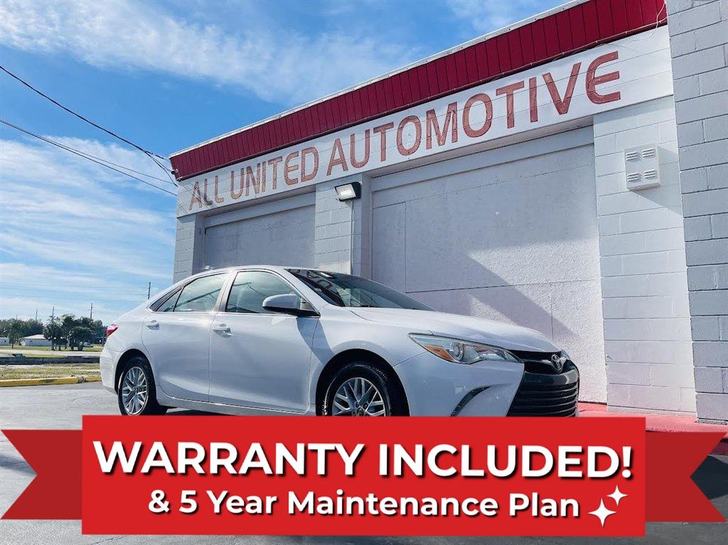 2016 Toyota Camry LE's photo