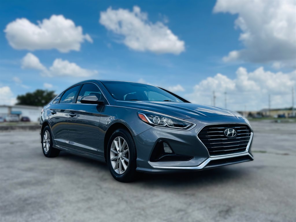 2018 Hyundai Sonata SE's photo
